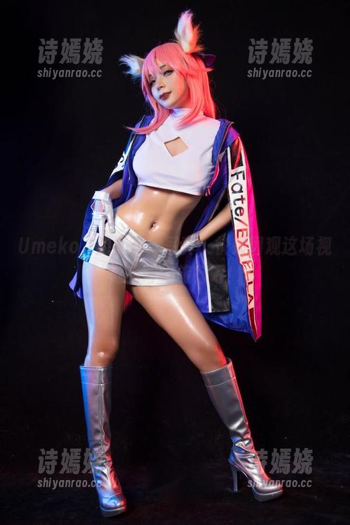 Umeko J Umeko J的裤里丝写真,快来围观这场视觉的奇幻旅行吧!
